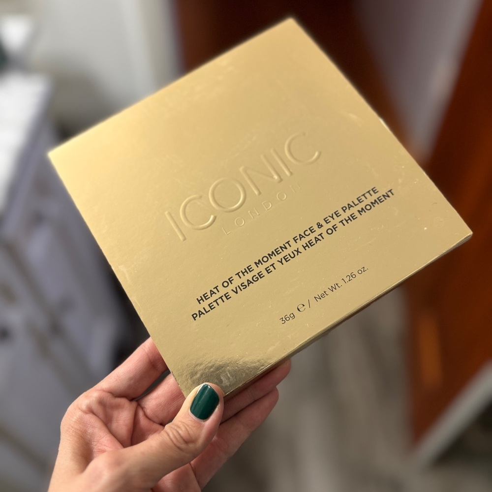 ICONIC London Face & Eye Palette – Metallic Gold Compact